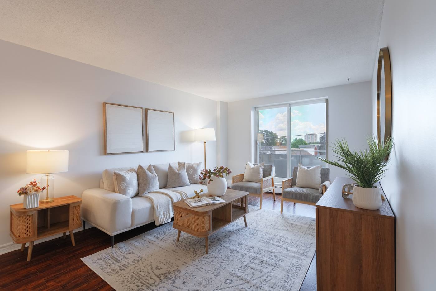 Updated Hamilton Mountain Condo on Concession Steet For Sale